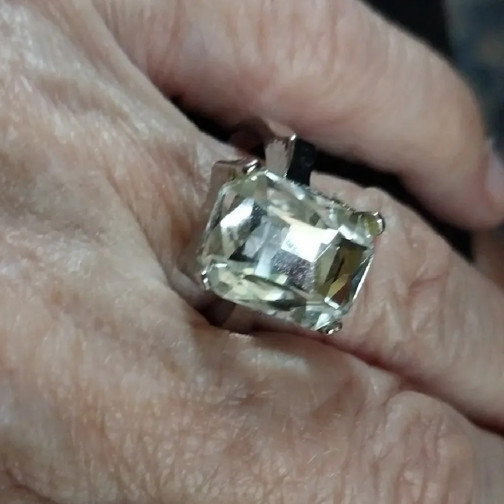 Unlisted Silver Ring with Clear Gemstone